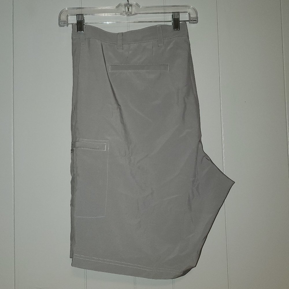 IZOD SwingFlex Classic-Fit Performance Cargo Golf Shorts NEW